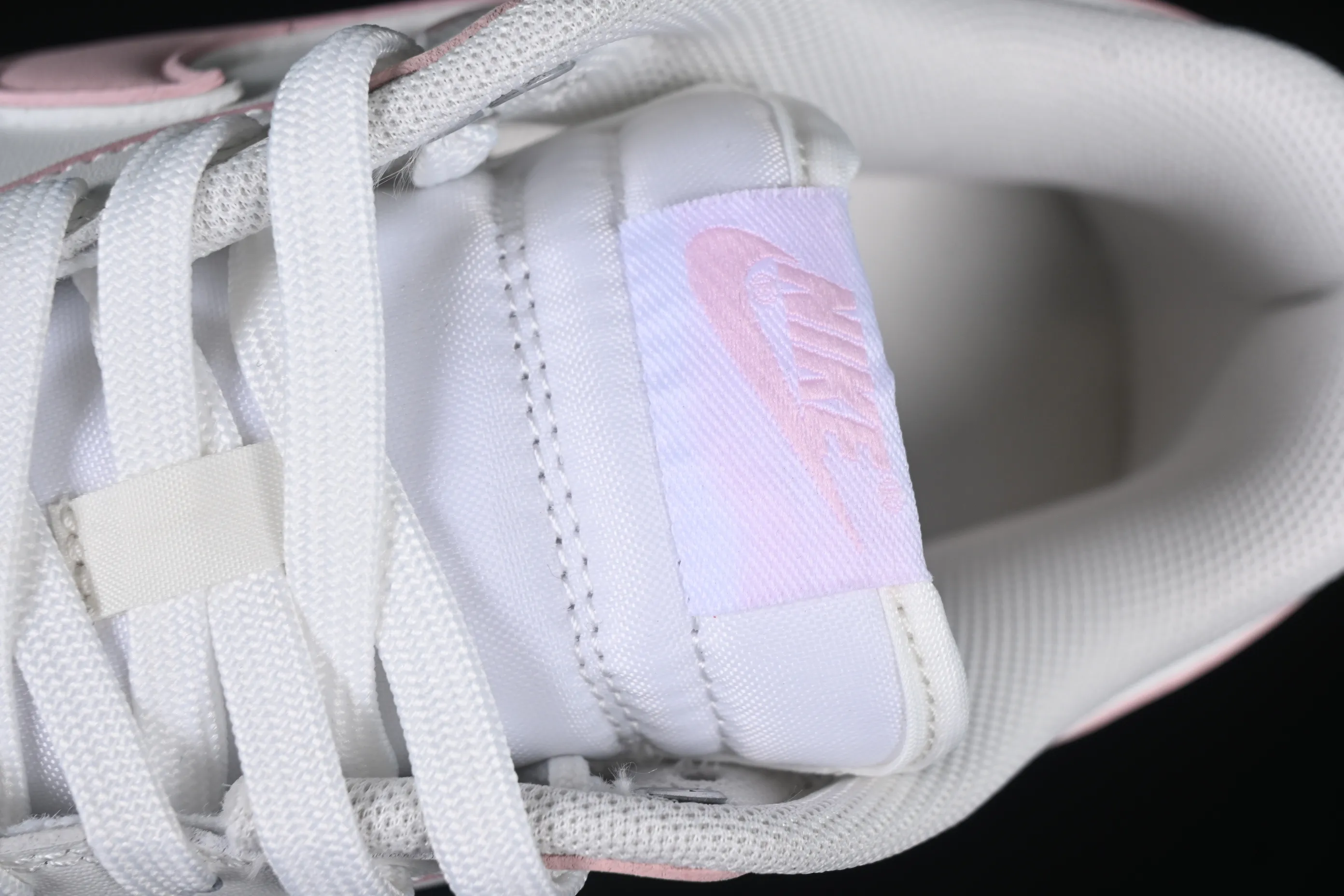 All Categories Nk SB Dunk Series Nk SB Dunk Low Low-top sneakers Nike SB Dunk Low White and pink color Anniversary high-end customization Low-top casual sneakers WP0212-013